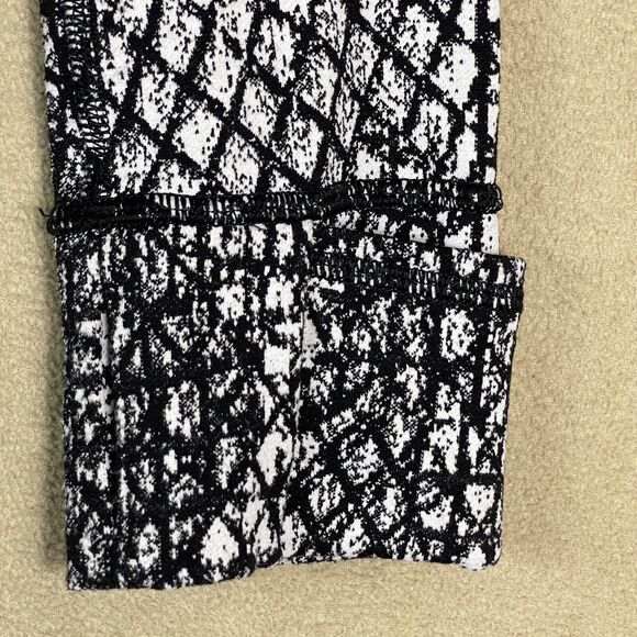 Lululemon Sweater Womens 8 Black White Define Jacket Full Zip Adult - Picture 4 of 13